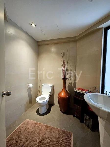 4 Bed Condo for Sale in  Beverly Hill - Image 2